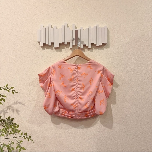 Keepsake the Label Allure Satin Crop Top in Blush Ditsy Floral Size XXS NWT - Picture 7 of 8